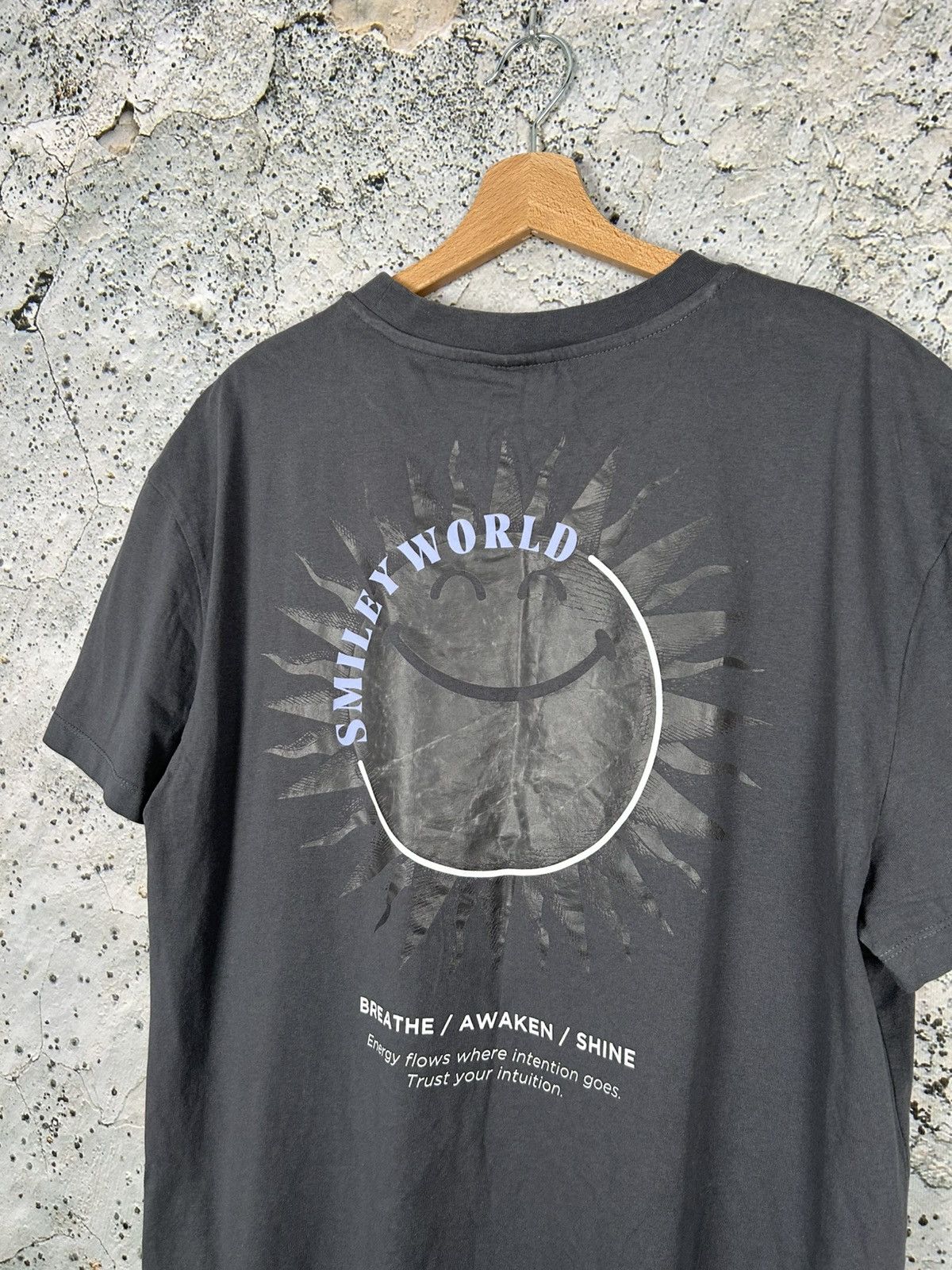 Other Smiley World Graphic Tee Streetwear Hype Size US L / EU 52-54 / 3 - 5 Thumbnail
