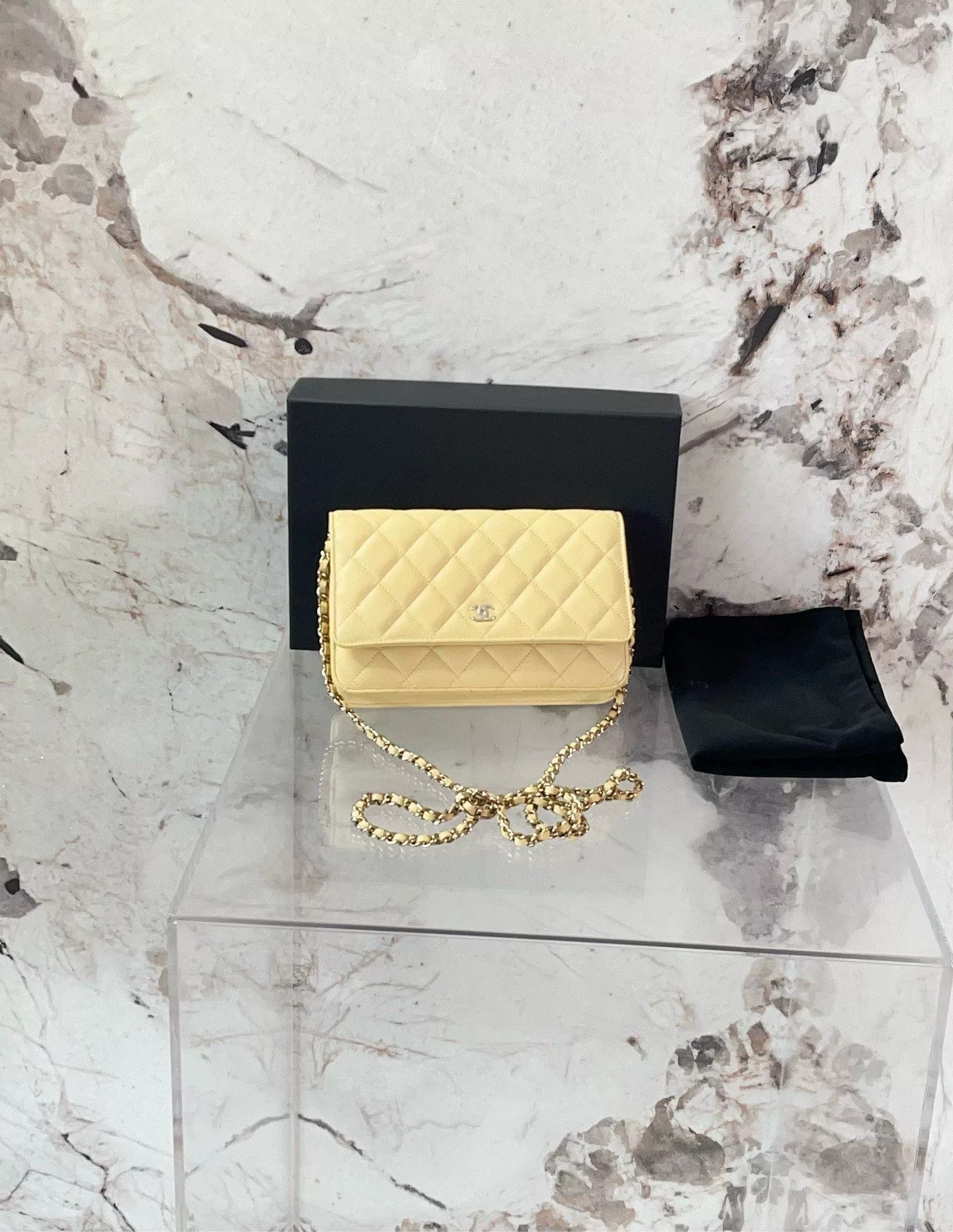 Chanel Pre-loved Bag Very good condition Size ONE SIZE - 1 Thumbnail