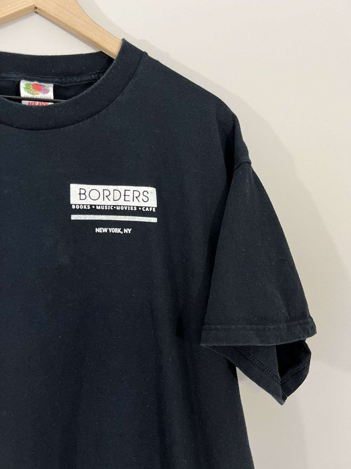 Vintage Borders New York Faded Black NYC Tee Size US L / EU 52-54 / 3 - 3 Thumbnail
