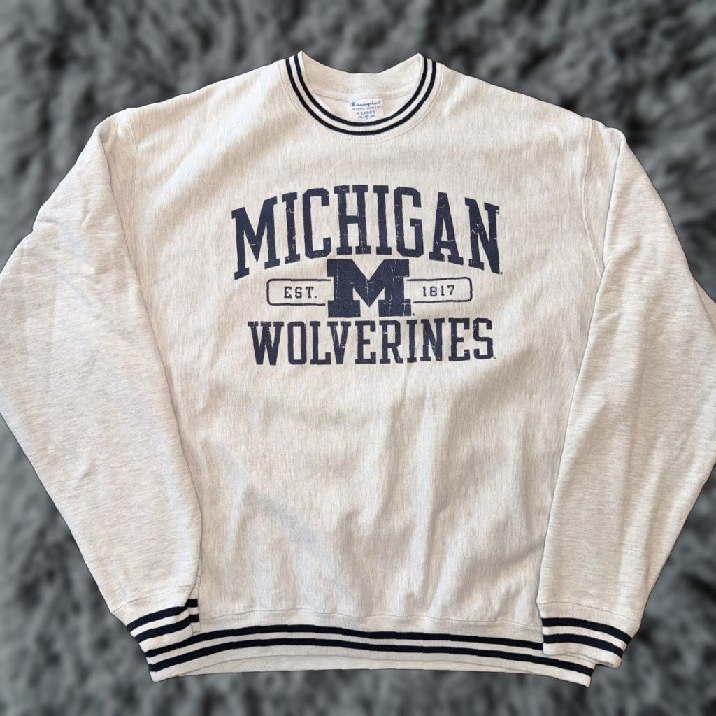 Champion VINTAGE Champion Reverse Weave Crew Neck Sweatshirt XL Michigan Wolverines Size XL Gray Mens Logo Football University College Reversible Sweatshirt Size US XL / EU 56 / 4 - 1 Thumbnail