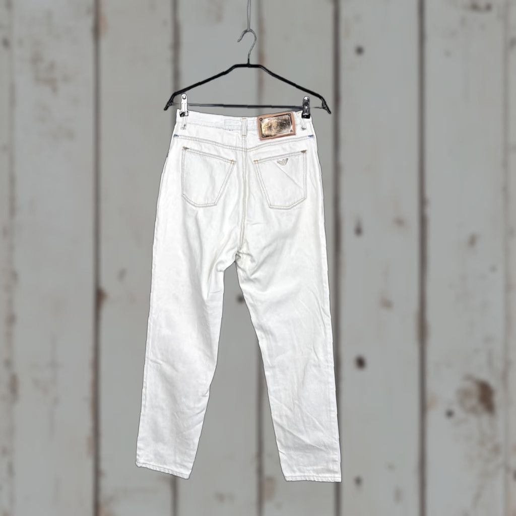 Vintage Armani Jeans Mens Jeans White Denim Straight Leg Button 32 Regular Waist 5-Pocket Cotton Denim jeans Mens Regular 32 White Size US 32 / EU 48 - 1 Thumbnail