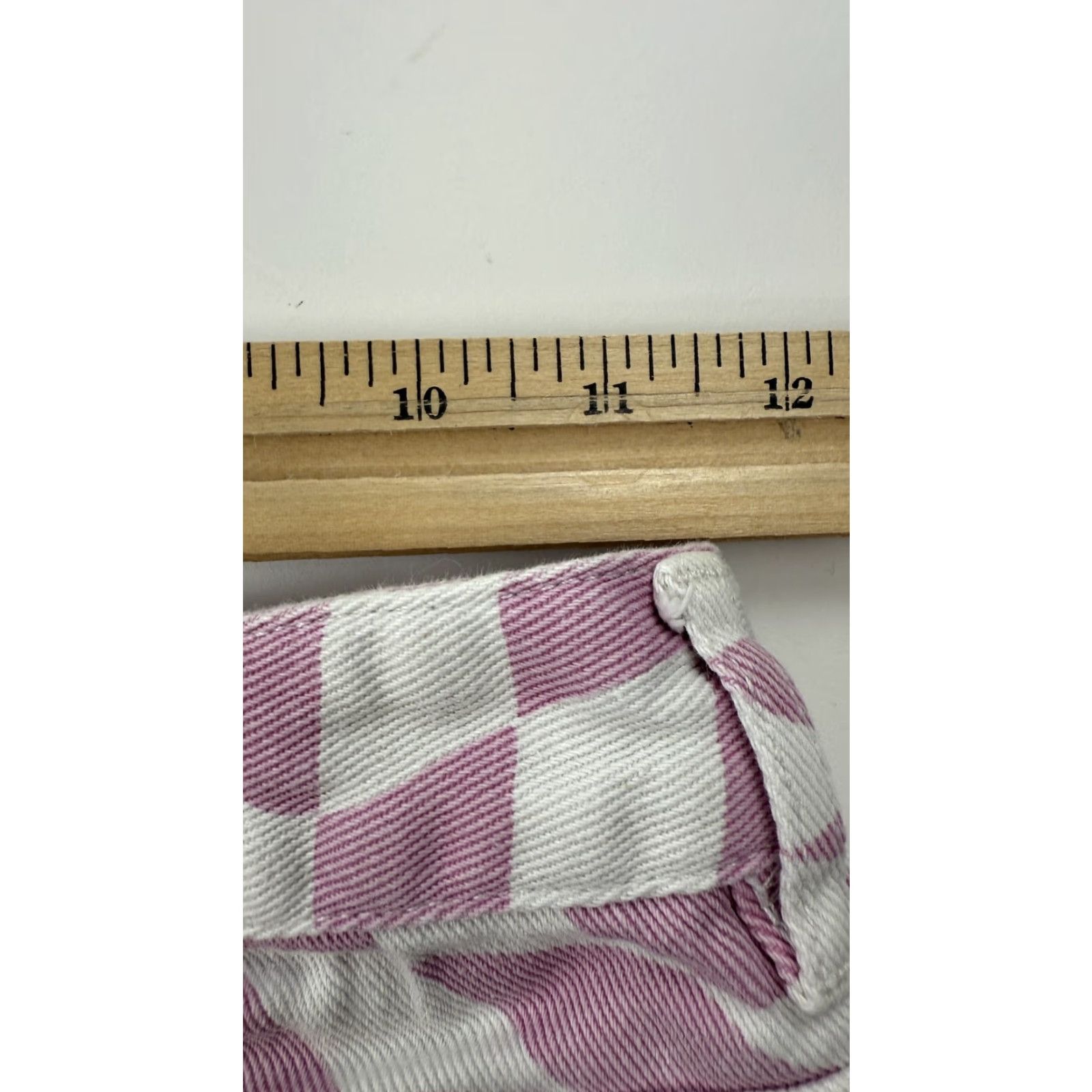 Pacsun Pacsun Shorts Womens 24 Pink White Wavy Checkered Denim Distressed High Rise Festival Shirt? Size 42" / US 20 - 8 Thumbnail