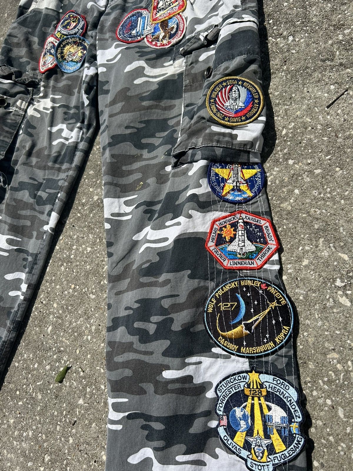 Other 1/1 Your World vintage space launch patchwork camo pants Size US 36 / EU 52 - 2 Thumbnail