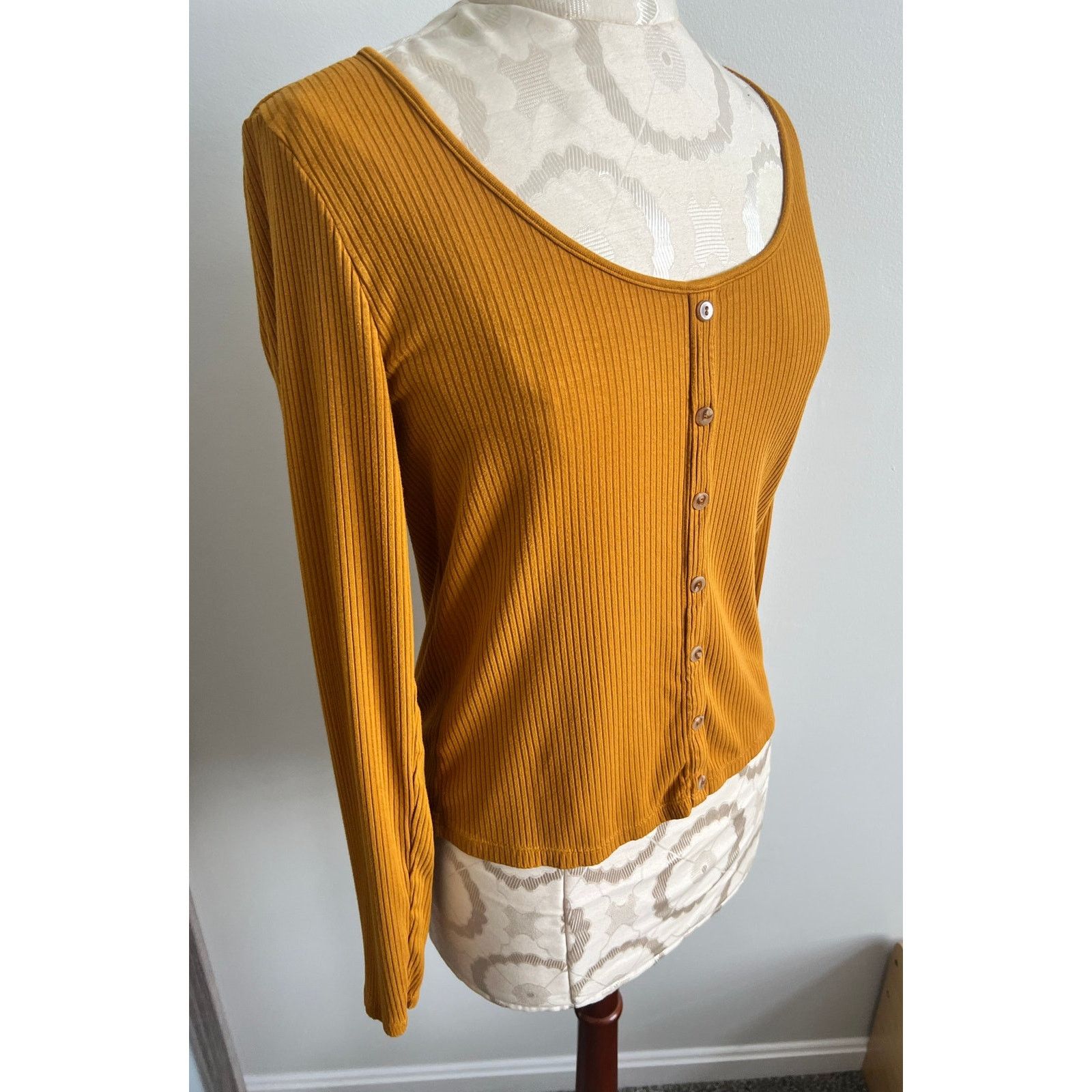 H&M H & M Junior's Ribbed Mustard Button Up Sweater Large Size L / US 10 / IT 46 - 2 Thumbnail
