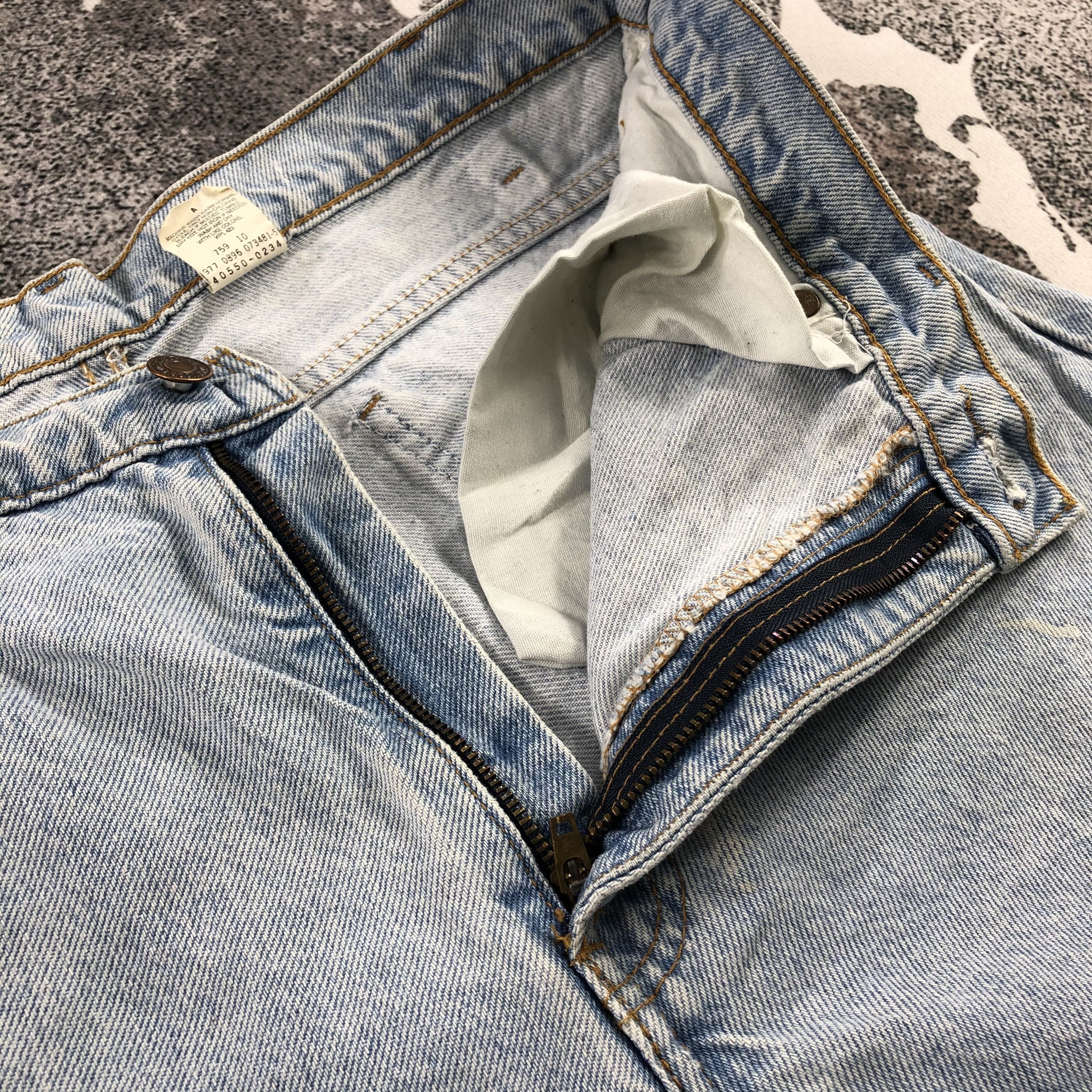 Levi's Vintage 90s Levi's 550 Jeans Relaxed Fit Denim KJ832 Size US 33 - 11 Thumbnail