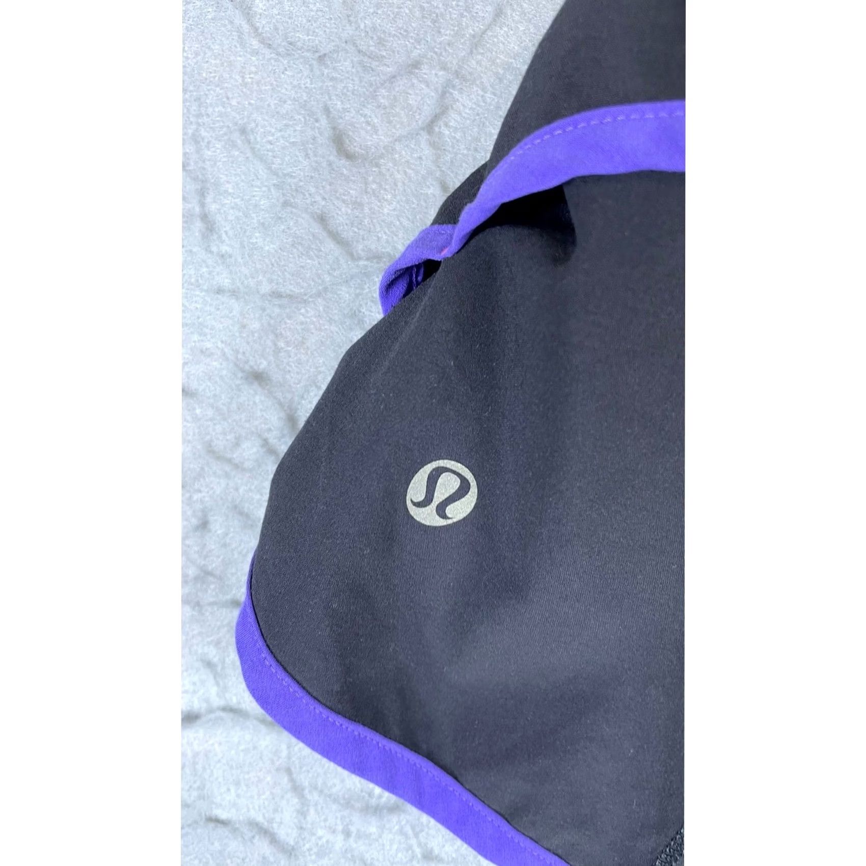 Lululemon Lululemon Speed Up Shorts Women 2 Black Purple Running Pocket Colorblock Size 42" / US 20 - 3 Thumbnail