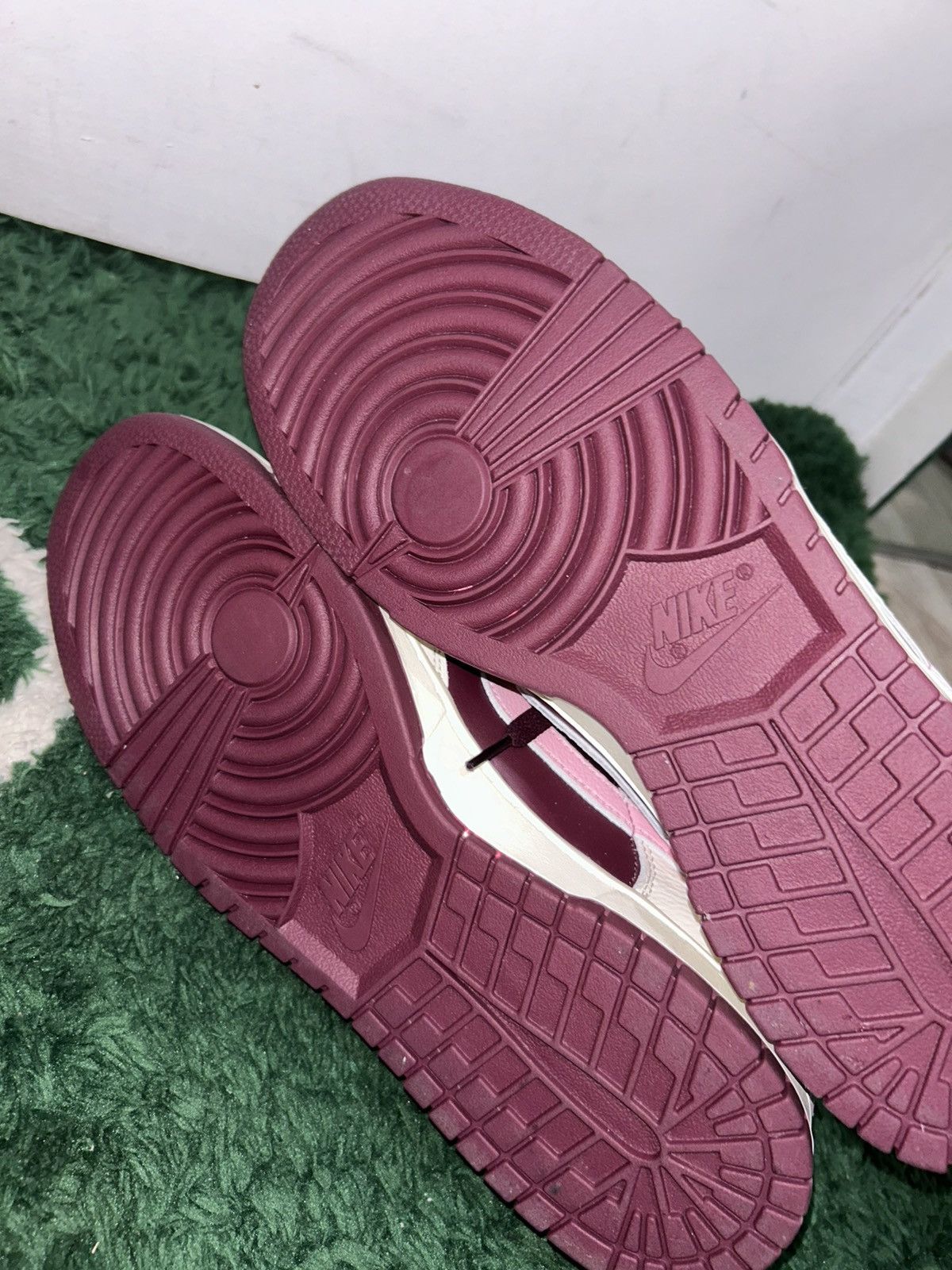 Nike Size 11 - Nike Dunk Low Premium Valentine's Day Size US 11 / EU 44 - 8 Thumbnail
