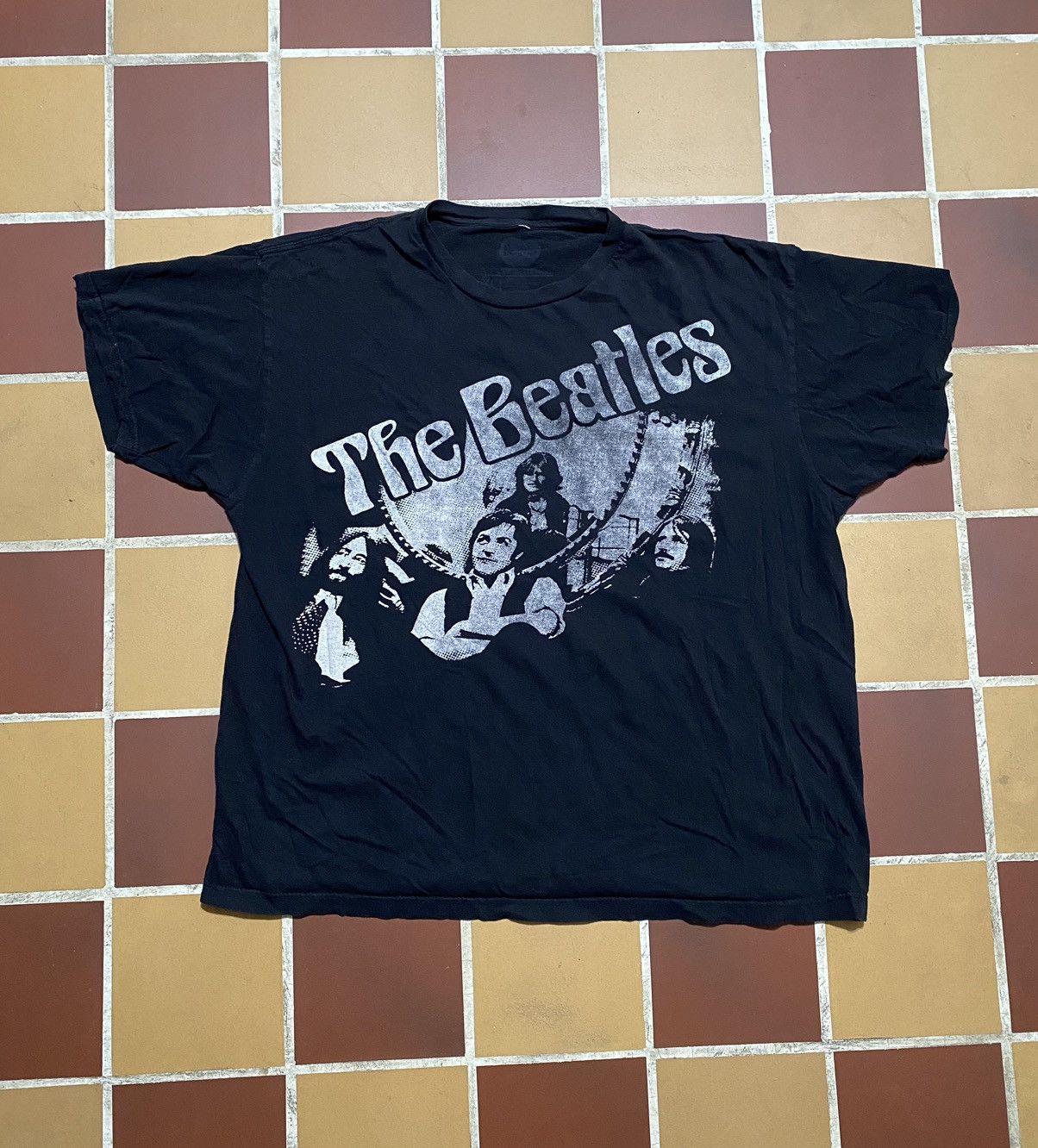 Vintage Vintage The Beatles Band tee John Lennon Faded Y2K Size US XL / EU 56 / 4 - 1 Thumbnail