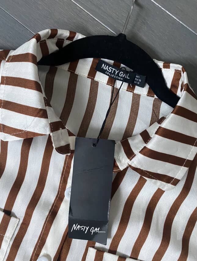 Nasty Gal NWT Nasty Gal Front Tie Striped Crop Silky Shirt Size Small Size S / US 4 / IT 40 - 6 Thumbnail