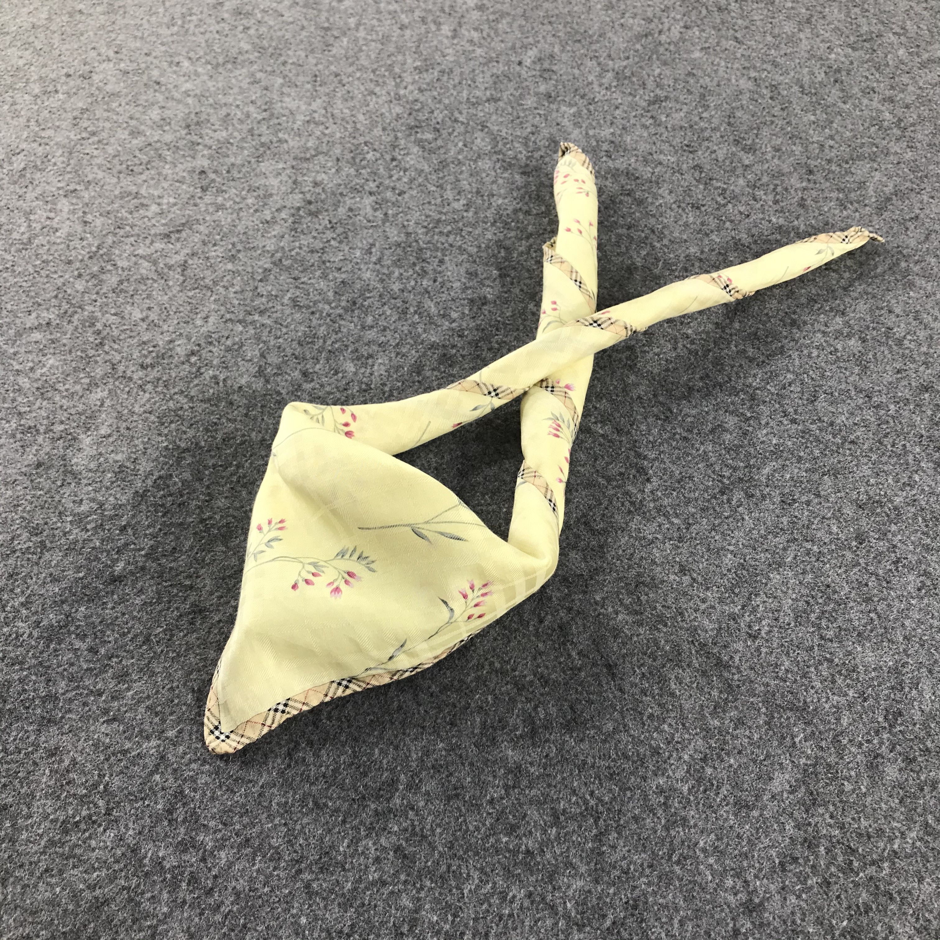 Burberry Burberry Handkerchief Neckerchief Bandana H238 Size ONE SIZE - 3 Thumbnail