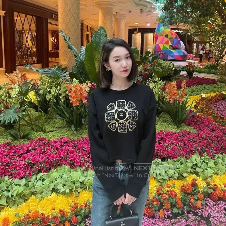 Chanel Chanel Black floral embroidered sweatshirt Size XS / US 0-2 / IT 36-38 - 9 Thumbnail