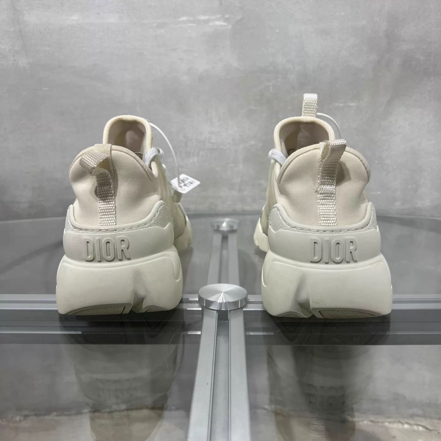 Dior Dior white dad shoes size 36 Size US 5.5 / IT 35.5 - 6 Thumbnail
