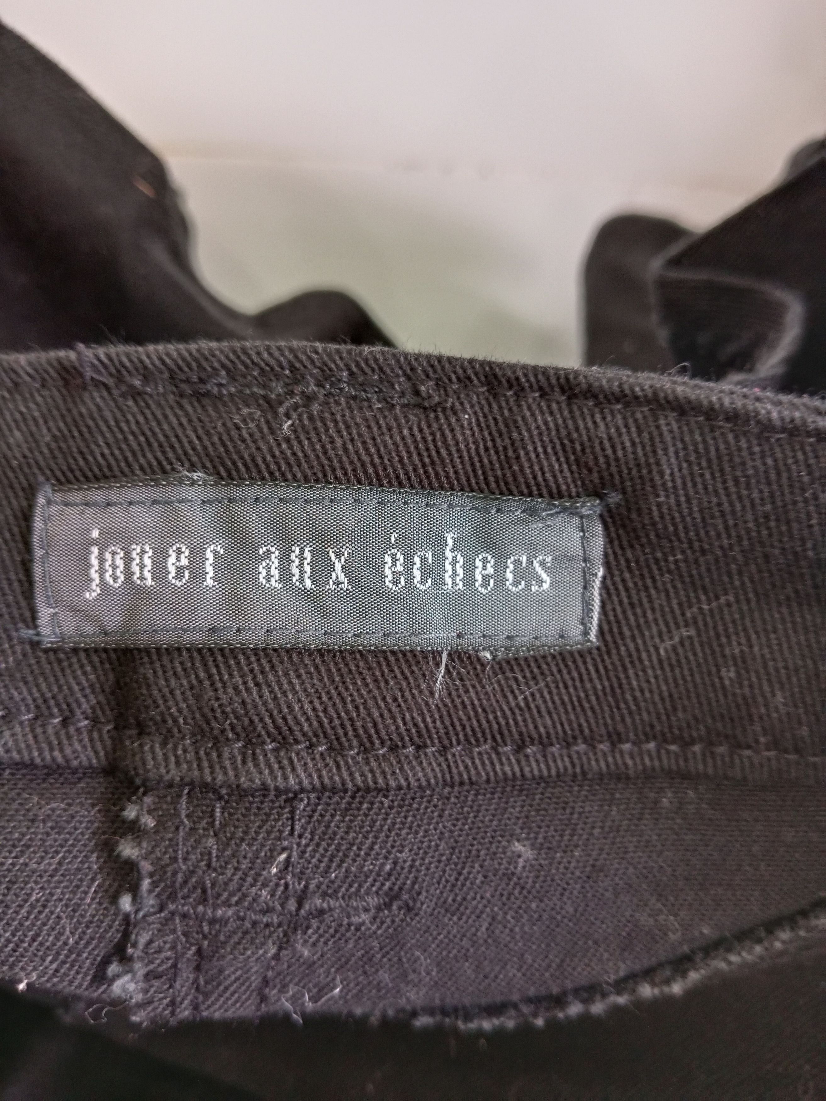 Japanese Brand Jouer Aux Echecs Mini Skirt Nice Style Size 30" / US 8 / IT 44 - 8 Thumbnail