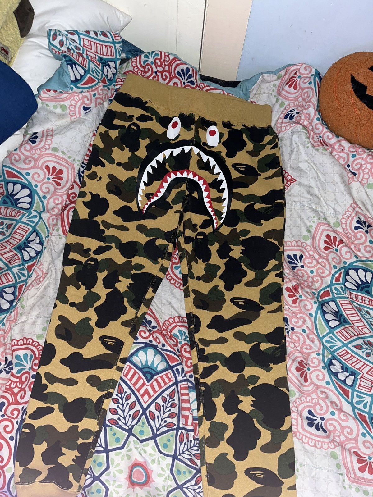 Bape 1ST CAMO TIGER SHARK SLIM SWEAT CARGO PANTS | Grailed