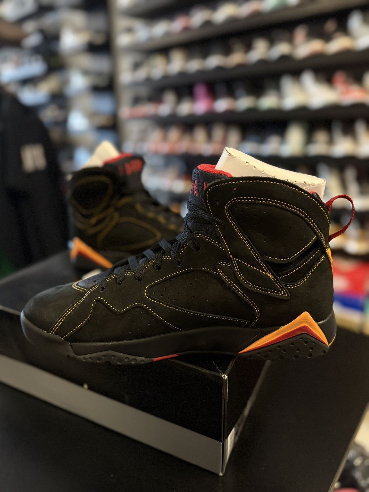 Jordan Brand × Nike Jordan 7 Citrus (2022) Size 11.5 Brand New Size US 11.5 / EU 44-45 - 5 Thumbnail