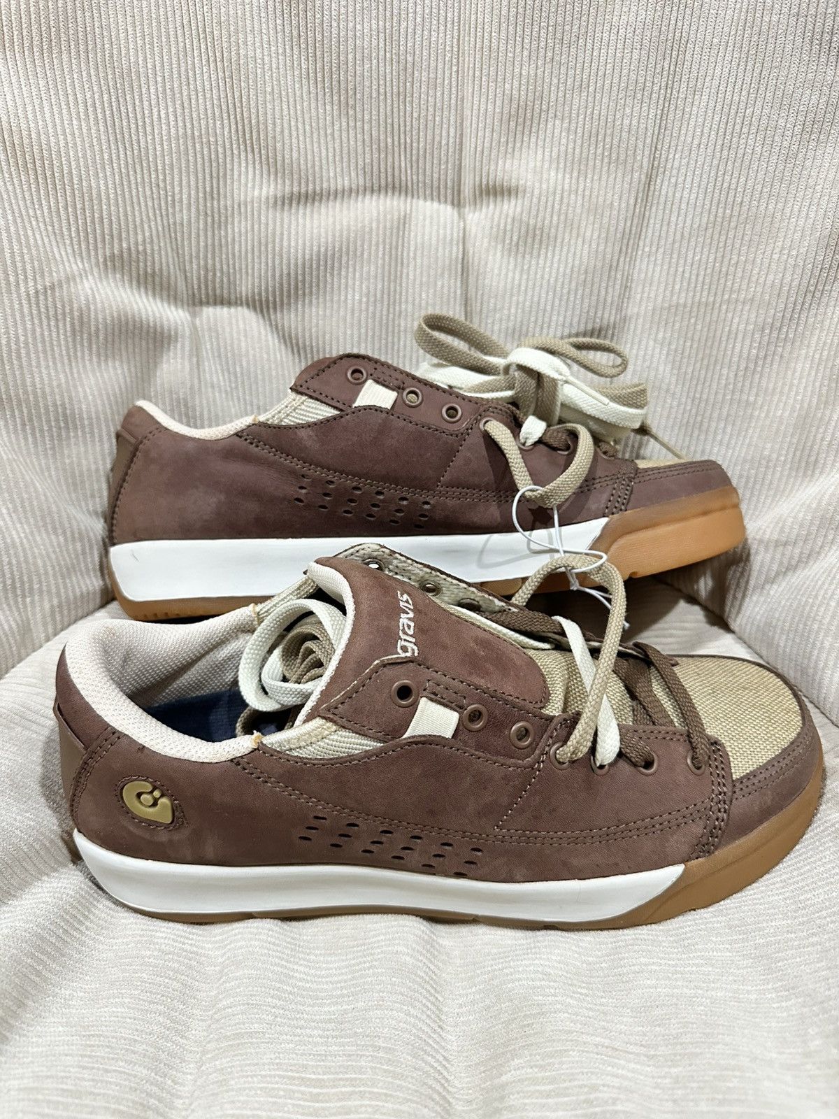 Gravis Ricky Powell x Gravis Tarmac Holiday Bison Sneaker Size US 9.5 / EU 42-43 - 2 Thumbnail
