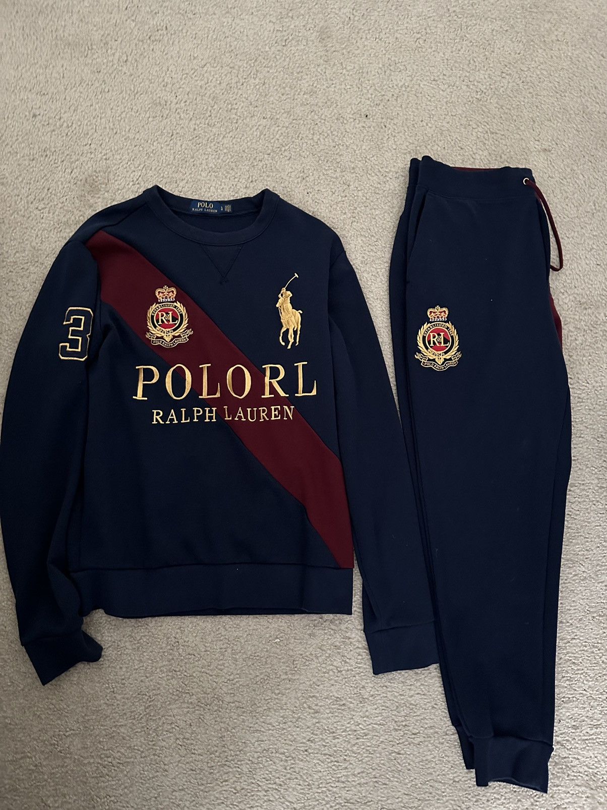 Polo Ralph Lauren Varsity Spellout Yale retailer Logo-Patch Graphic Sweatshirt Mens M