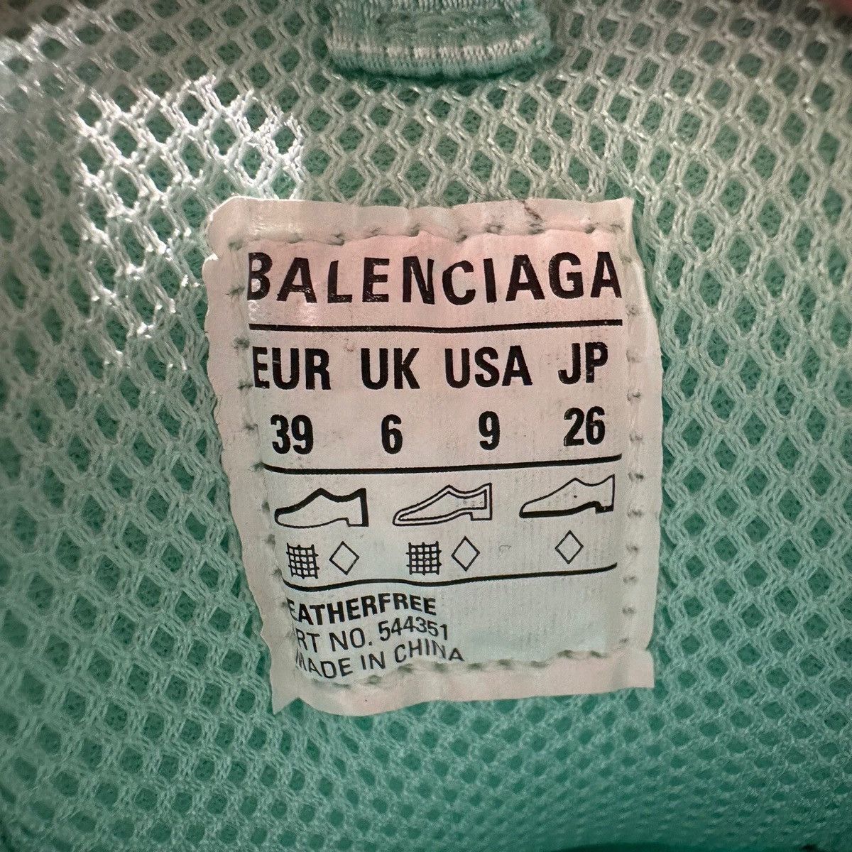 Balenciaga Balenciaga Triple S Clear Sole sneakers Size US 8.5 / IT 38.5 - 6 Thumbnail