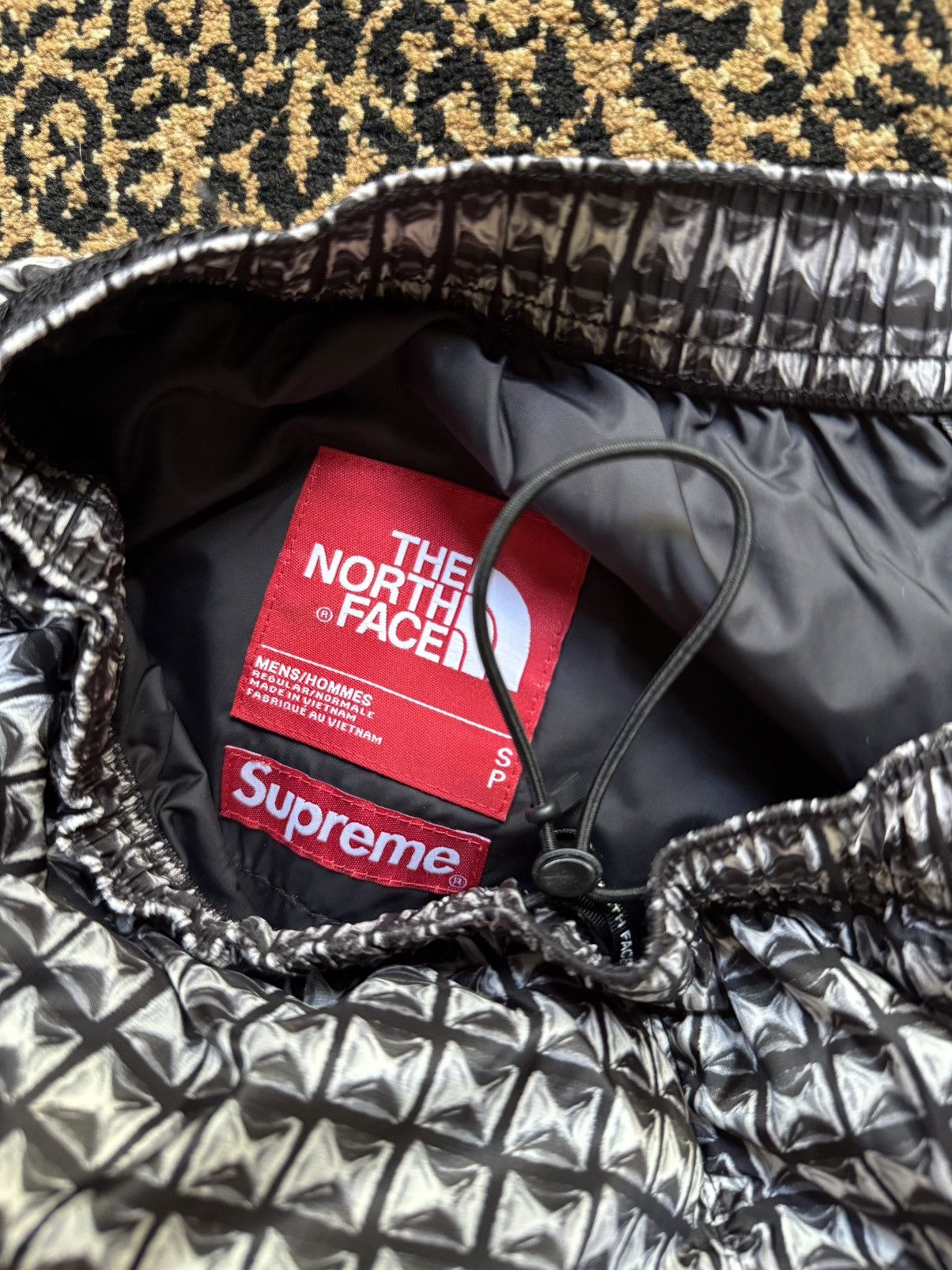 Supreme × The North Face New SUPREME THE NORTH FACE STUDDED NUPTSE PANT small Size US 30 / EU 46 - 7 Thumbnail