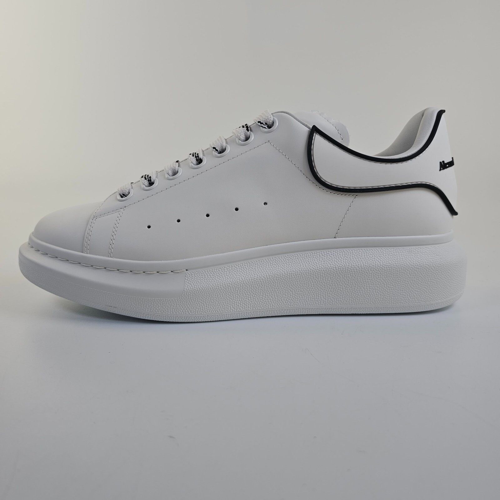 Alexander McQueen ALEXANDER MCQUEEN Oversized Men's White/Black Sneakers New ( Size US 6 / EU 39 - 3 Thumbnail