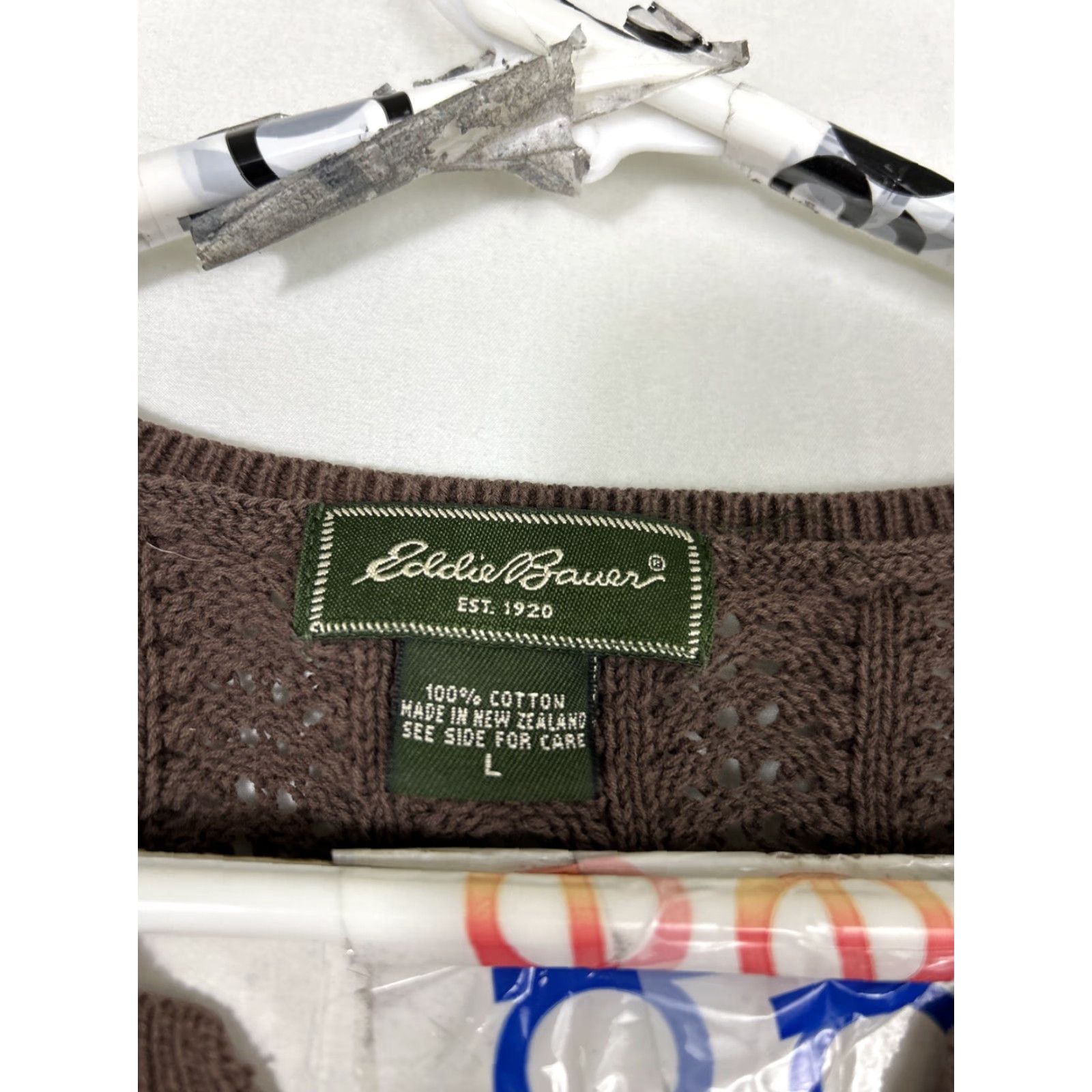 Eddie Bauer VINTAGE Eddie Bauer Women’s Knit Pullover V-Neck Short Sleeve Shirt L Brown Size L / US 10 / IT 46 - 4 Thumbnail
