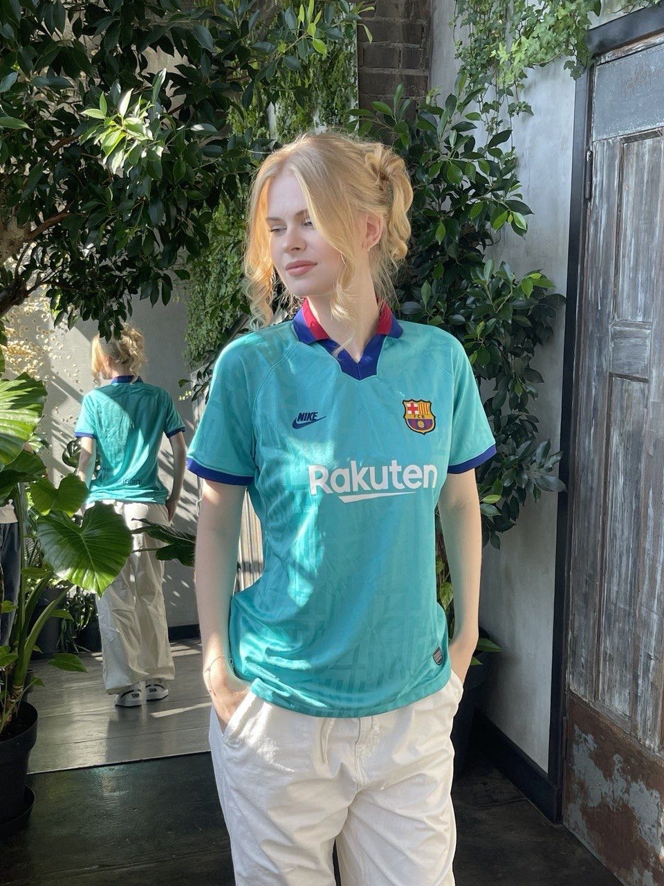 Nike NWT BARCELONA NIKE 2019/2020 FOOTBALL WOMENS THIRD JERSEY Size L / US 10 / IT 46 - 1 Thumbnail