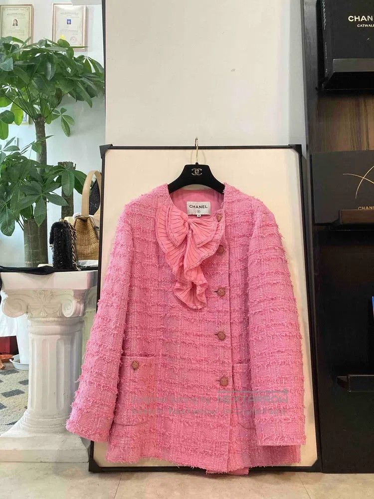 Chanel Chanel Pink bow double-breasted jacket Size XS / US 0-2 / IT 36-38 - 1 Thumbnail