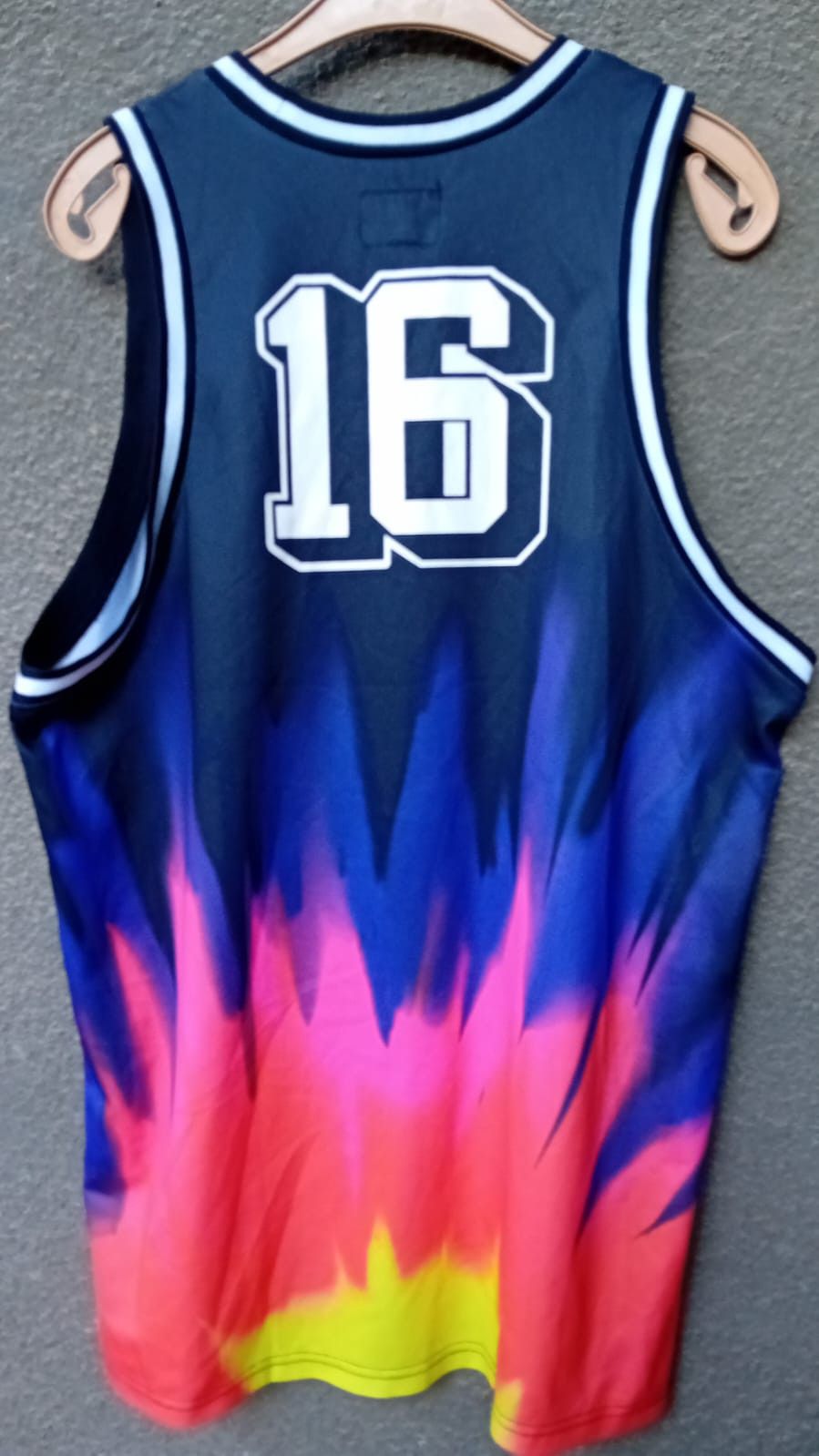 NEFF NEFF Basketball Jersey #16 Tye Dye sz L Size US L / EU 52-54 / 3 - 9 Thumbnail