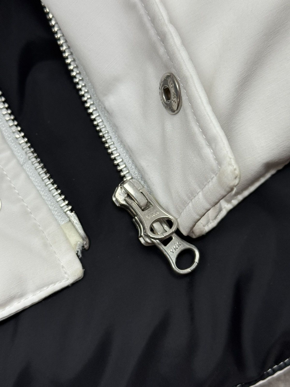 Canada Goose Streetwear Canada Goose Vest Limited Edition White Logo 00s Size US M / EU 48-50 / 2 - 8 Thumbnail