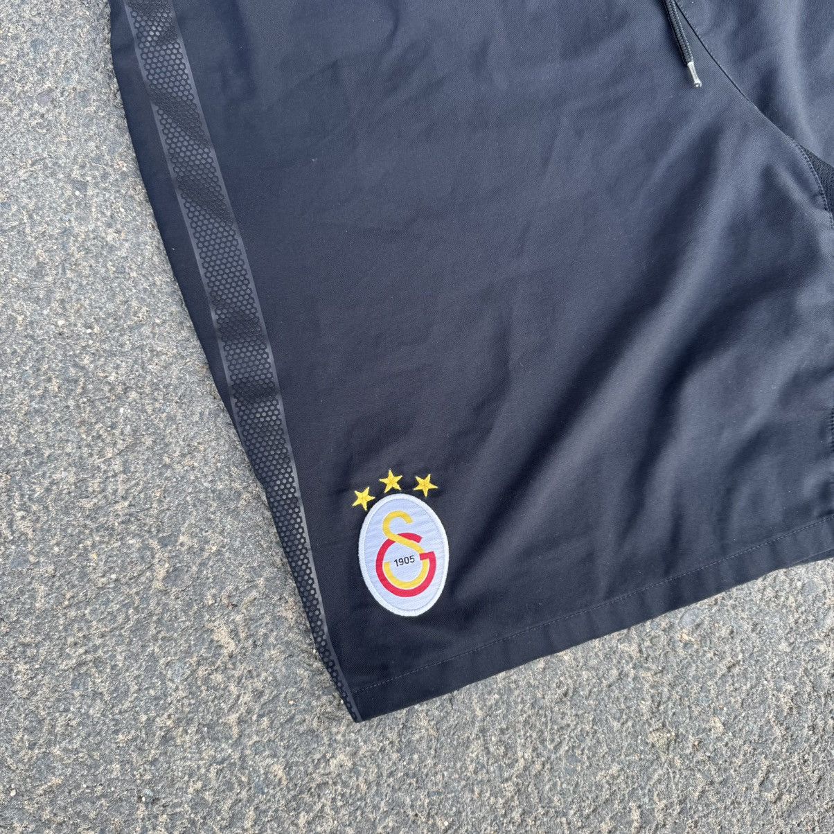 Nike Y2K Nike Galatasaray Black Soccer Shorts XL Blokecore Size US 36 / EU 52 - 4 Thumbnail