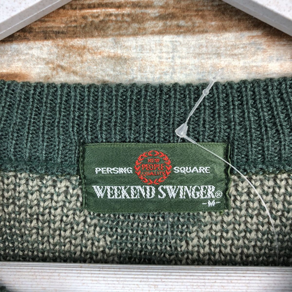 Vintage D Weekend Swinger Green art vintage Knitwear #A1250 Size US M / EU 48-50 / 2 - 10 Thumbnail