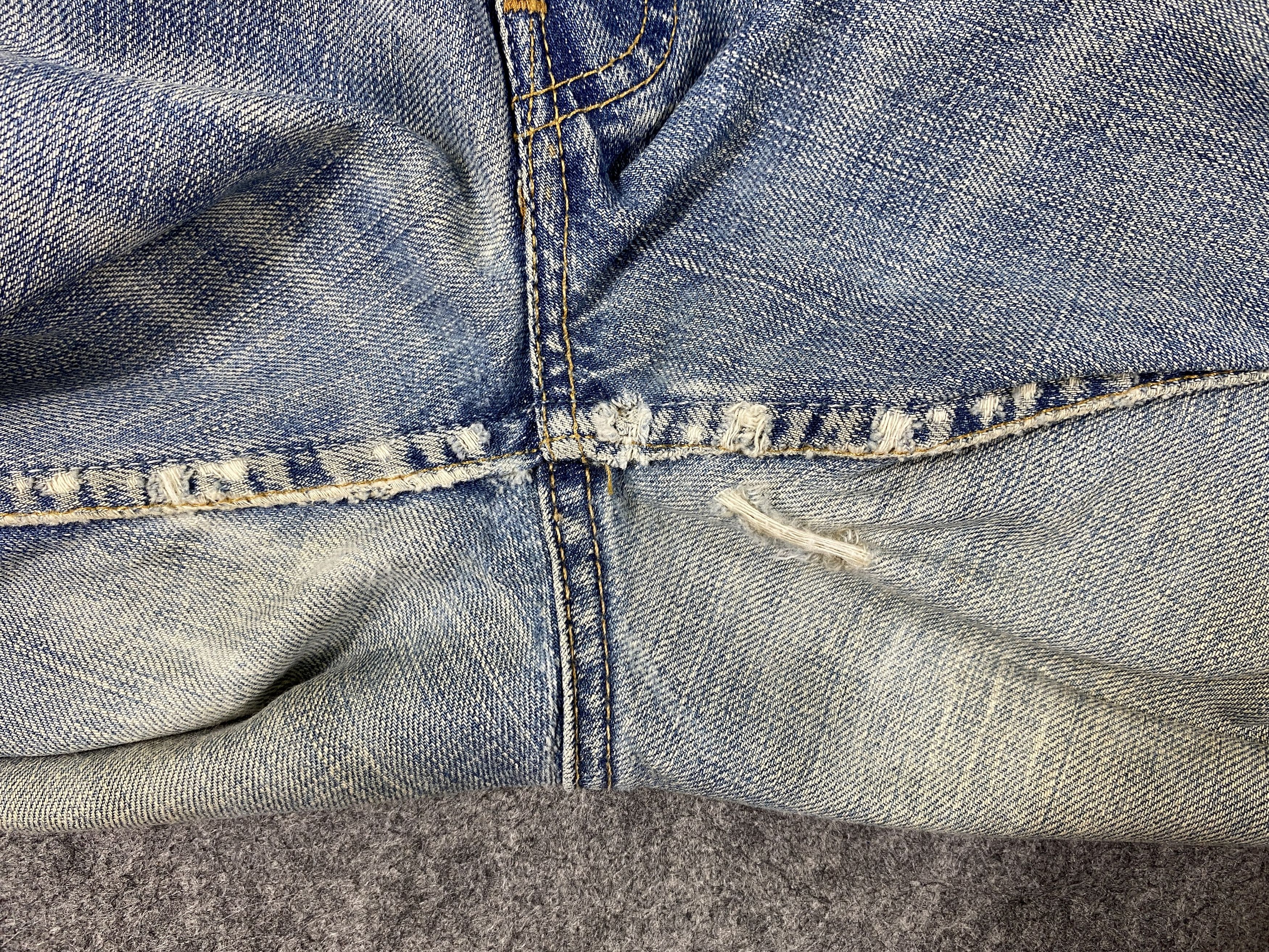 Levi's Distressed Blue Vintage Levi's 501 Jeans 31x33 Denim -JN2300 Size US 31 - 9 Thumbnail
