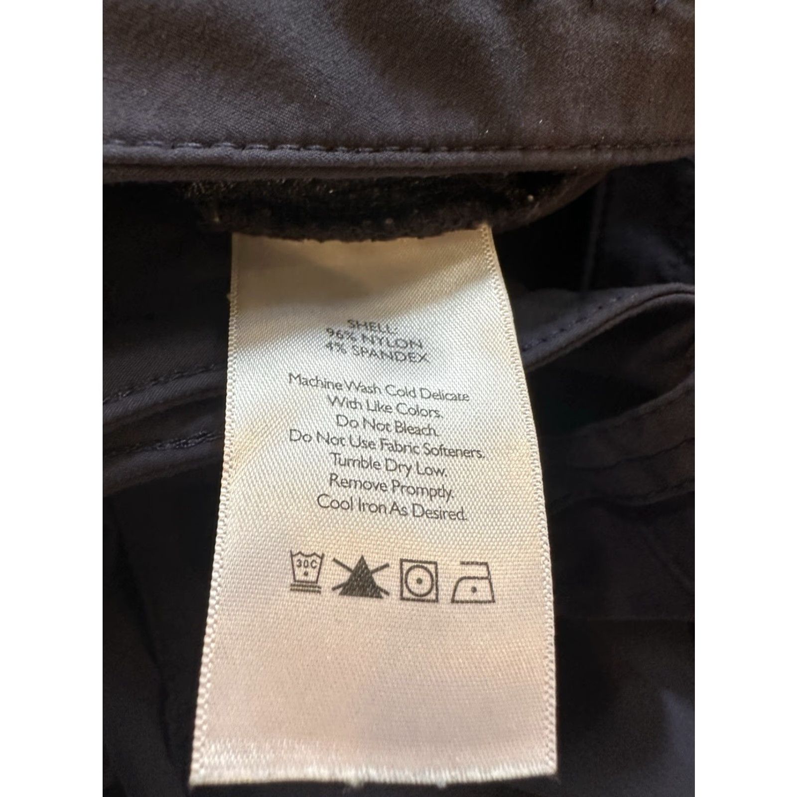 Eddie Bauer Eddie Bauer Pants Womens Tall 16 Navy Blue Outdoor Active Capri Zip Button Adjustable Capris 16T Tall Size 38" / US 16 / IT 52 - 4 Thumbnail