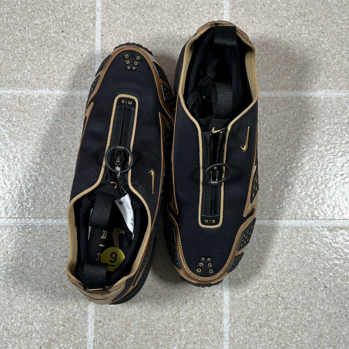 Nike Nike Air Max SNDR SE Wmns Size 9 Mens Size 7.5 Metallic Gold Size US 7.5 / EU 40-41 - 5 Thumbnail