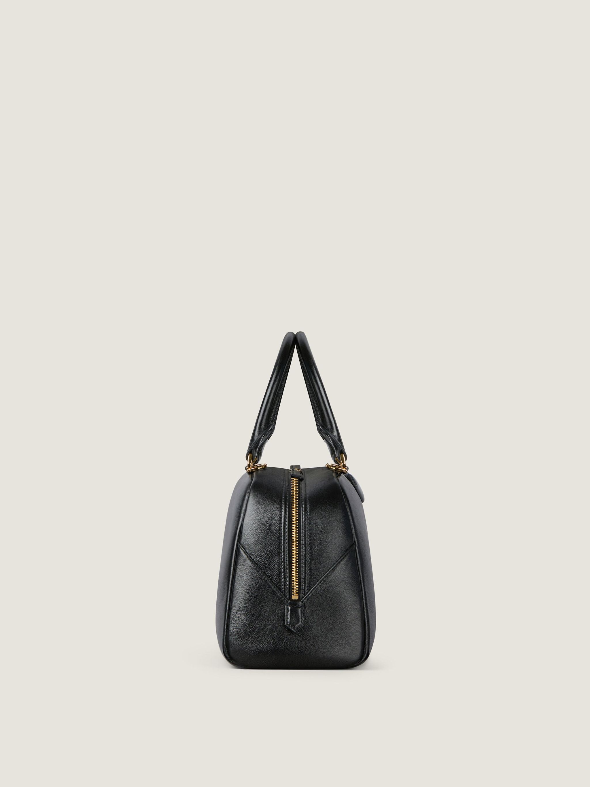 Givenchy os11x0726 Size: OS / Antigona East-West Bowling Bag in Black Size ONE SIZE - 3 Thumbnail