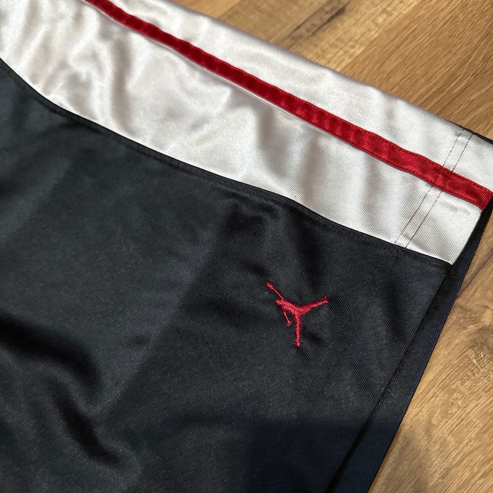 Jordan Brand Y2K Air Jordan Silky Dazzle Shiny Shorts Size US 36 / EU 52 - 3 Thumbnail