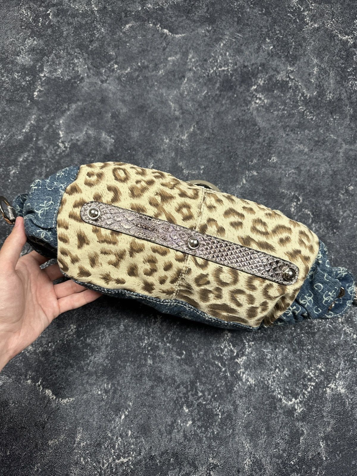 Guess Vintage Y2K Guess Leopard Pattern Baguette Mini Handle Bag Size ONE SIZE - 9 Thumbnail