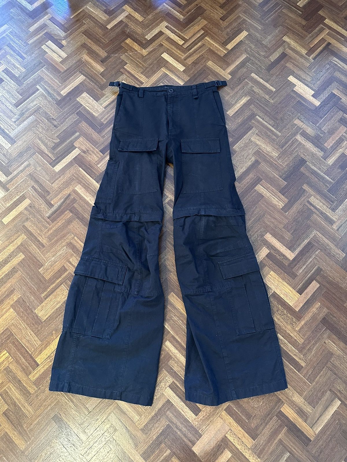 Balenciaga FW23 Flare cargo | Grailed