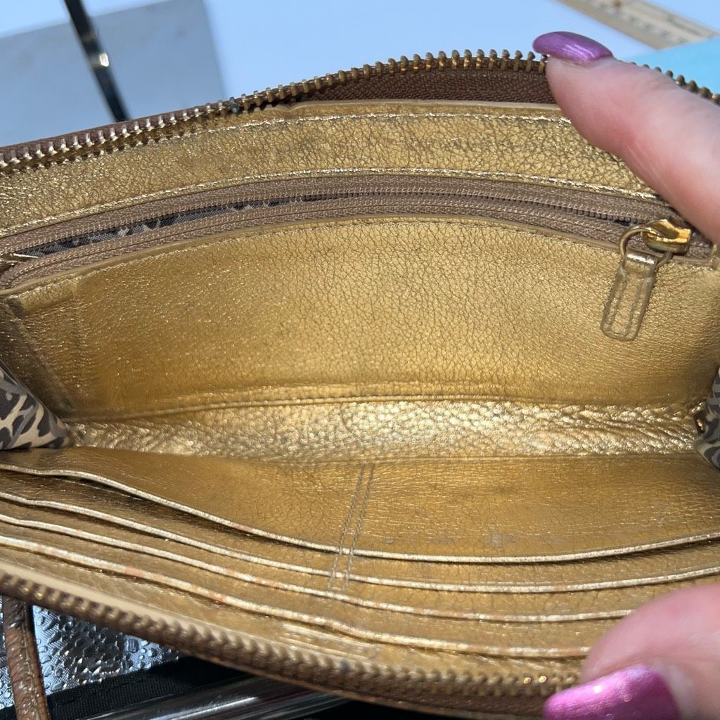 Coach Coach Poppy Vintage Gold zip Around Wallet/Wristlet **SEE DE Size ONE SIZE - 7 Thumbnail