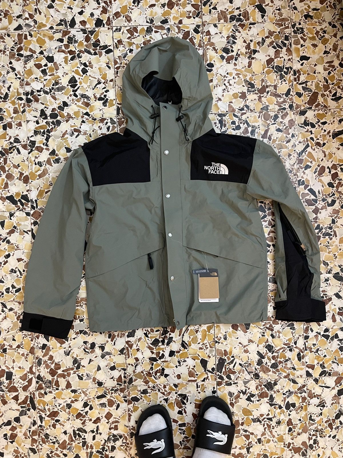 The North Face The North Face Khaki Shell Raincoat Jacket Size US M / EU 48-50 / 2 - 2 Thumbnail