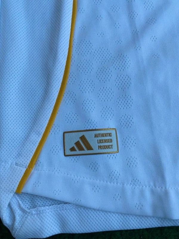 Adidas Long sleeve Adidas Real Madrid 25/26 Authentic Mbappe size M Size US M / EU 48-50 / 2 - 4 Thumbnail