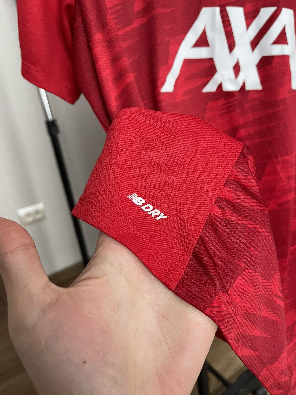 New Balance 2019/2020 Liverpool New Balance Soccer Jersey Shirt Size US L / EU 52-54 / 3 - 8 Thumbnail