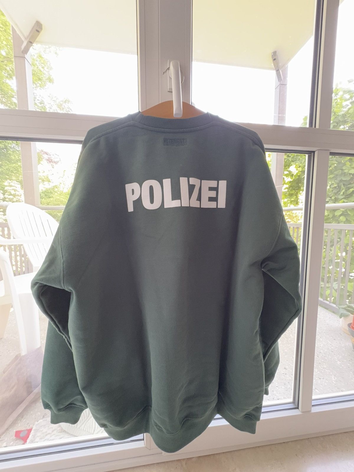 Vetements Vetements Polizei Sweater Size US L / EU 52-54 / 3 - 2 Thumbnail