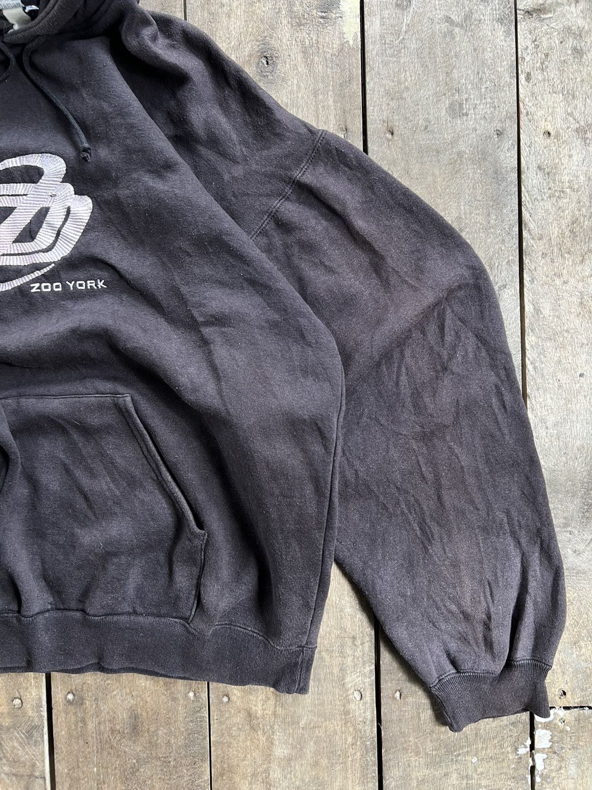 Zoo York Vintage Zoo York Skateboard Hoodie Sun fade Size US L / EU 52-54 / 3 - 9 Thumbnail