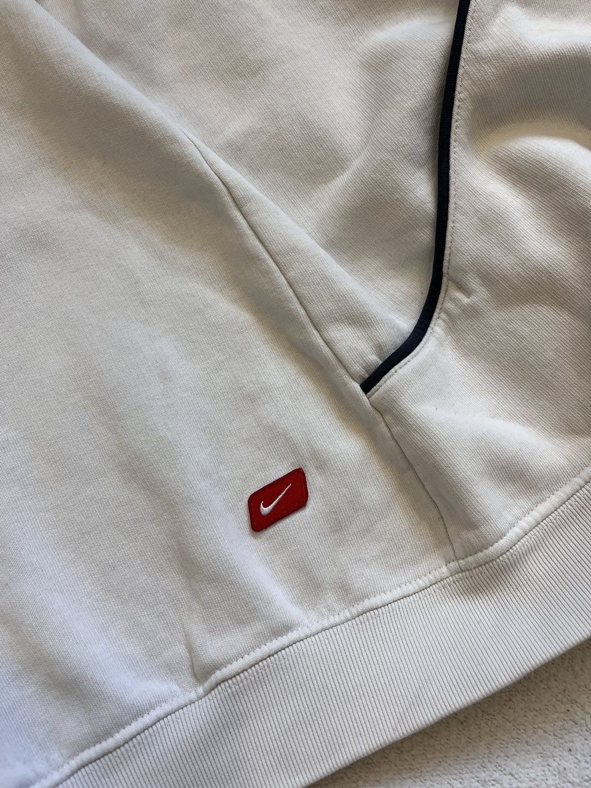 Nike × Vintage Vintage Nike hoodie white sweatshirt minimalistic Size US L / EU 52-54 / 3 - 14 Thumbnail