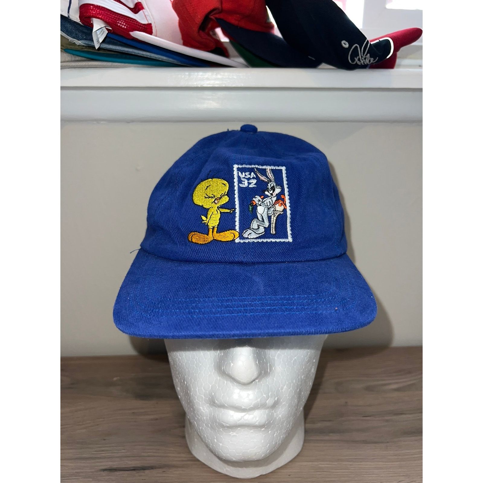 Warner Bros 1997 Looney Tunes Stamp Collection Bugs Tweety Blue Hat VTG Size ONE SIZE - 1 Thumbnail