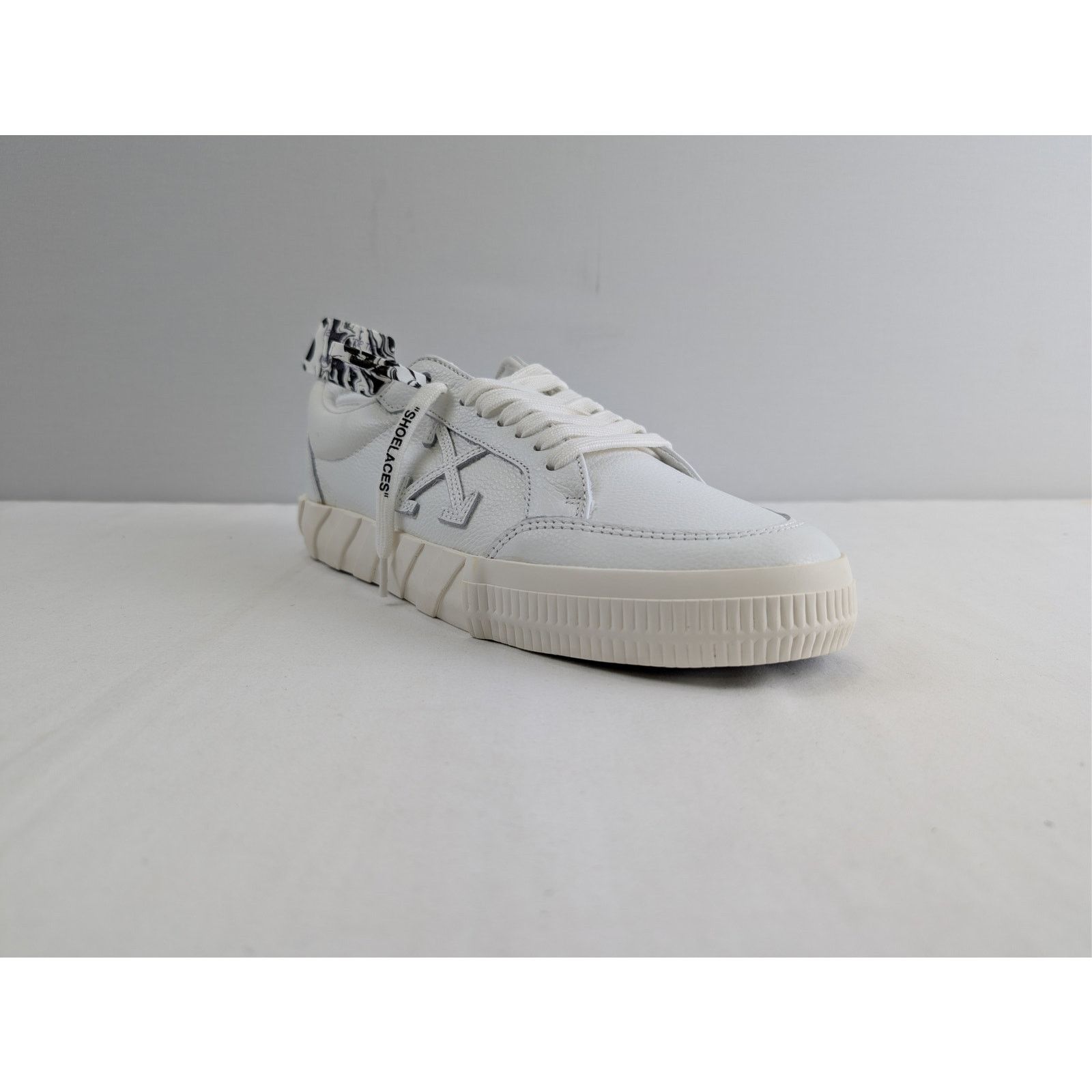 o1rshd1 Low Vulcanized Leather Sneakers in White