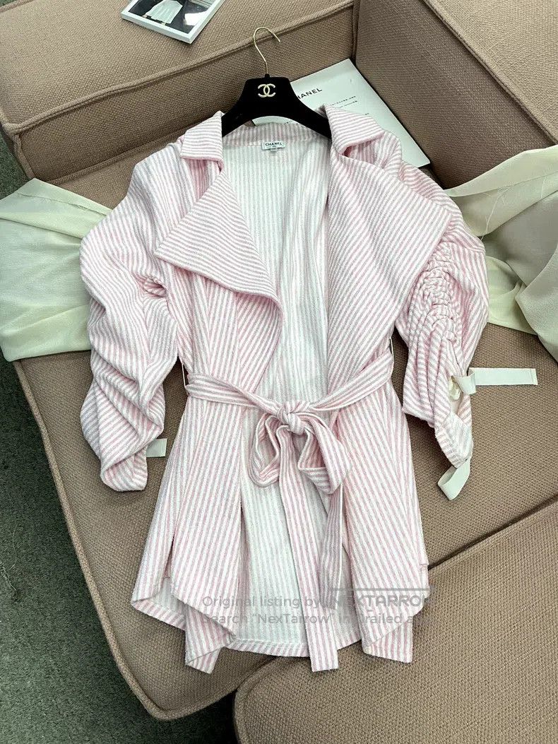 Chanel Chanel Pink and white striped pleated lace-on cardigan jac Size M / US 6-8 / IT 42-44 - 1 Thumbnail