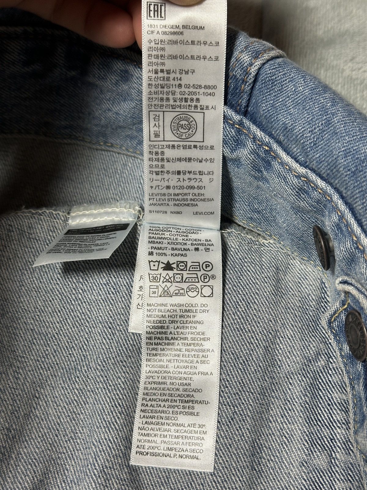 Levi's Levi’s Premium Denim Trucker Jacket Medium Wash - size XL Size US XL / EU 56 / 4 - 8 Thumbnail