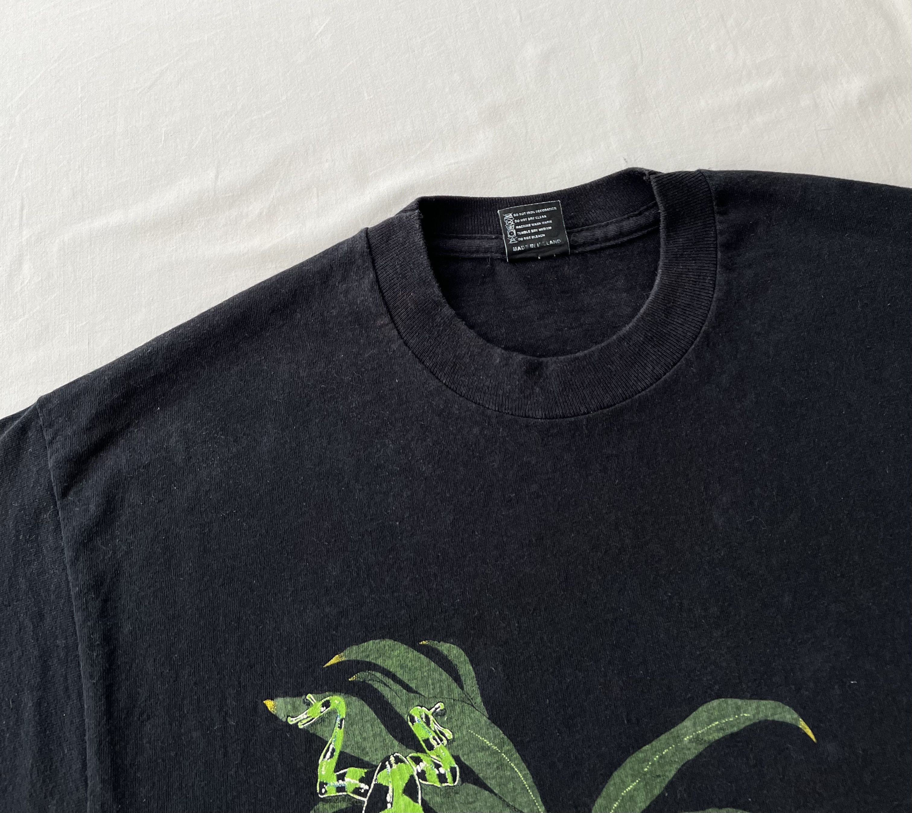 Vintage Vintage 1990 Harlequin Frog Animal Nature Black T-shirt Size US XL / EU 56 / 4 - 11 Thumbnail